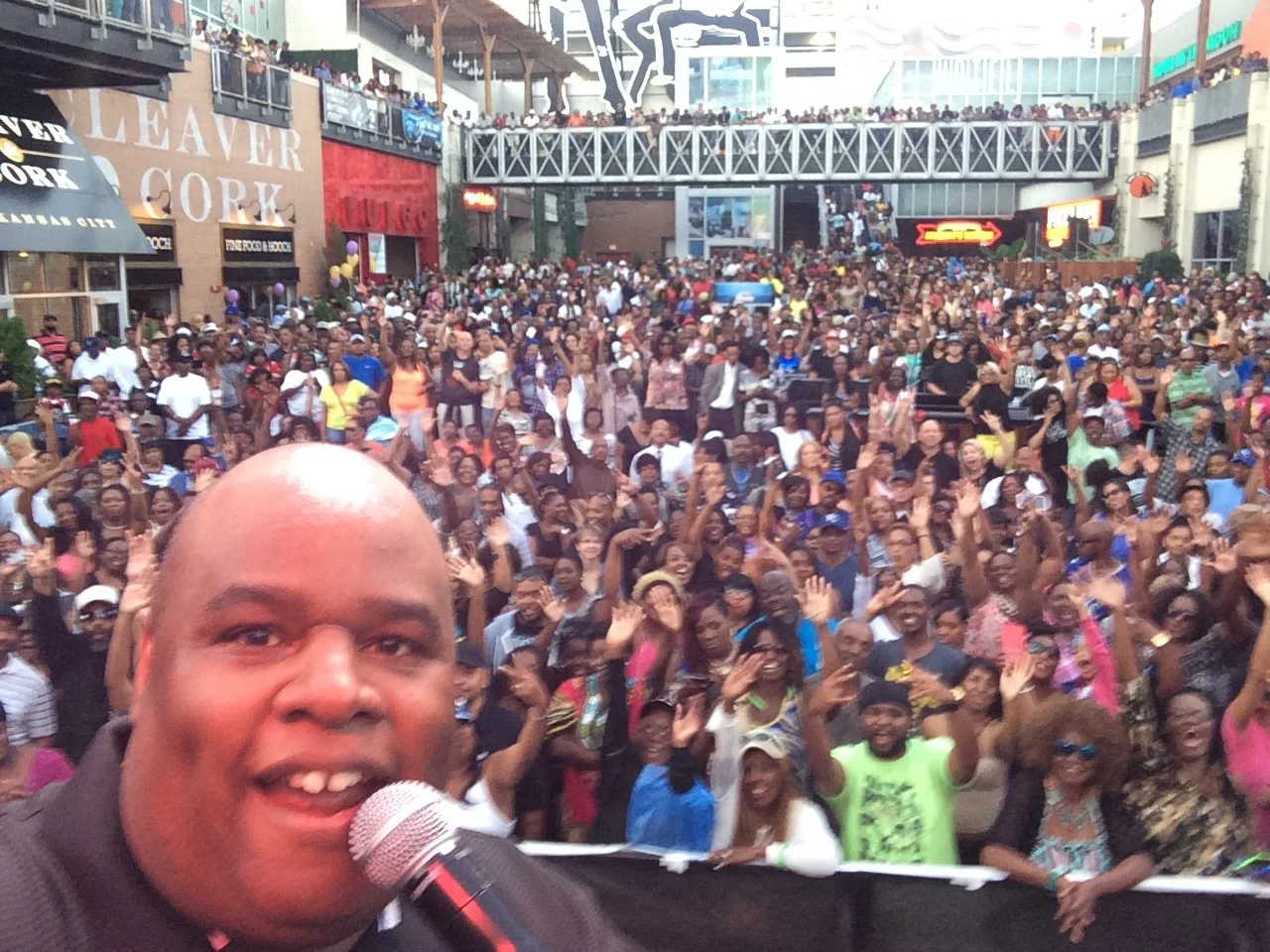 Jerold Jackson with 7438 of his friends.JPG