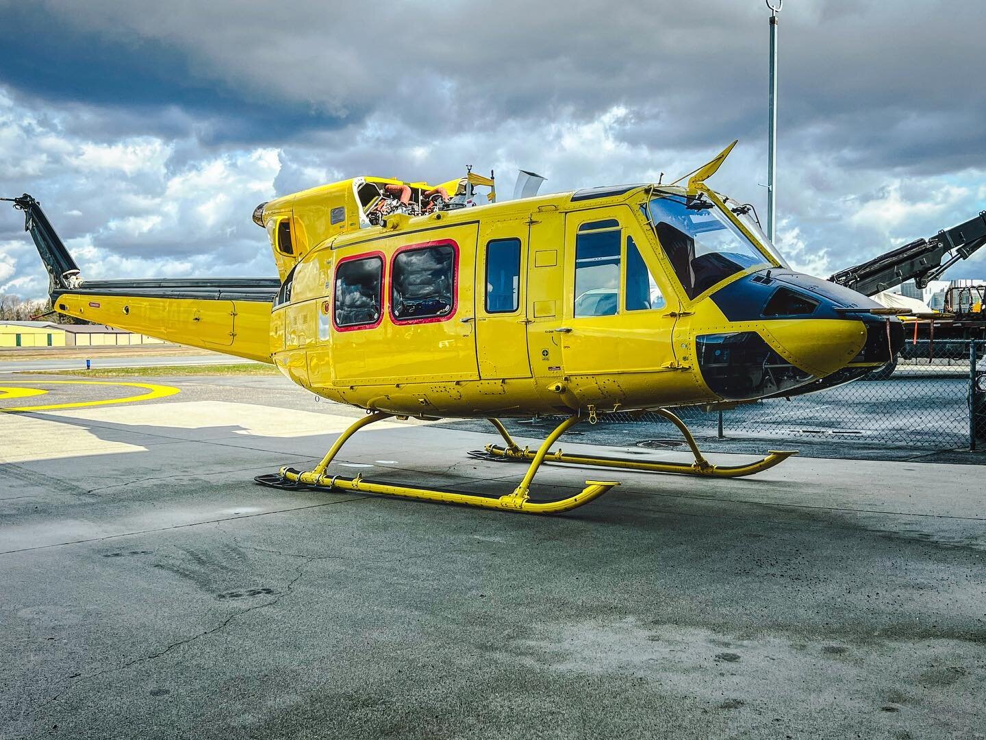 Introducing C-FTJK Bell 412 SP BLR, new to the fleet for the 2023 fire season 🔥

As our helicopter fleet is expanding, so is our team! TRK will be operating 7 mediums this summer and we are now hiring for various pilot and AME positions for the 2023
