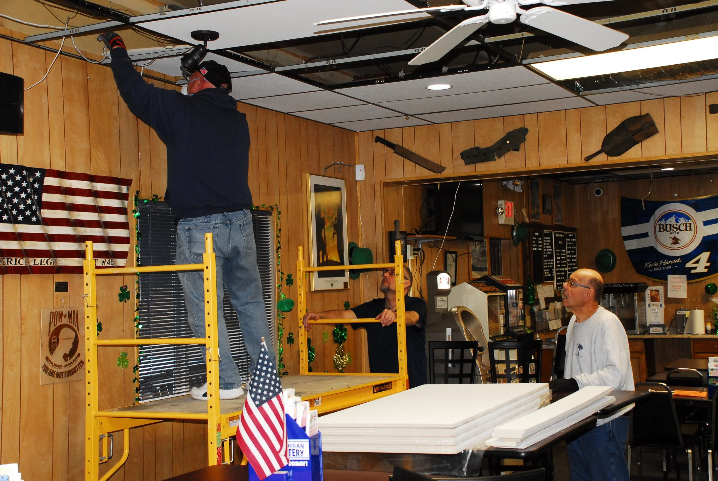 new ceiling in lounge 2024.JPG