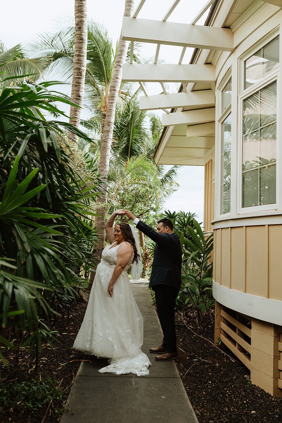 Romantic Beach Wedding at Sugar Beach Events in Maui, Hawaii