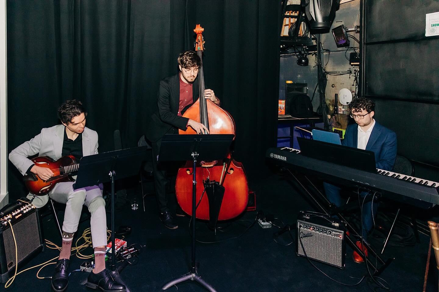 @benmfortunato @_johm_ and I shredding on stage at the Todd Haimes Theatre for @roundaboutnyc&rsquo;s Artistic Directors Circle dinner!
.
📸: @yumimatsuostudio
