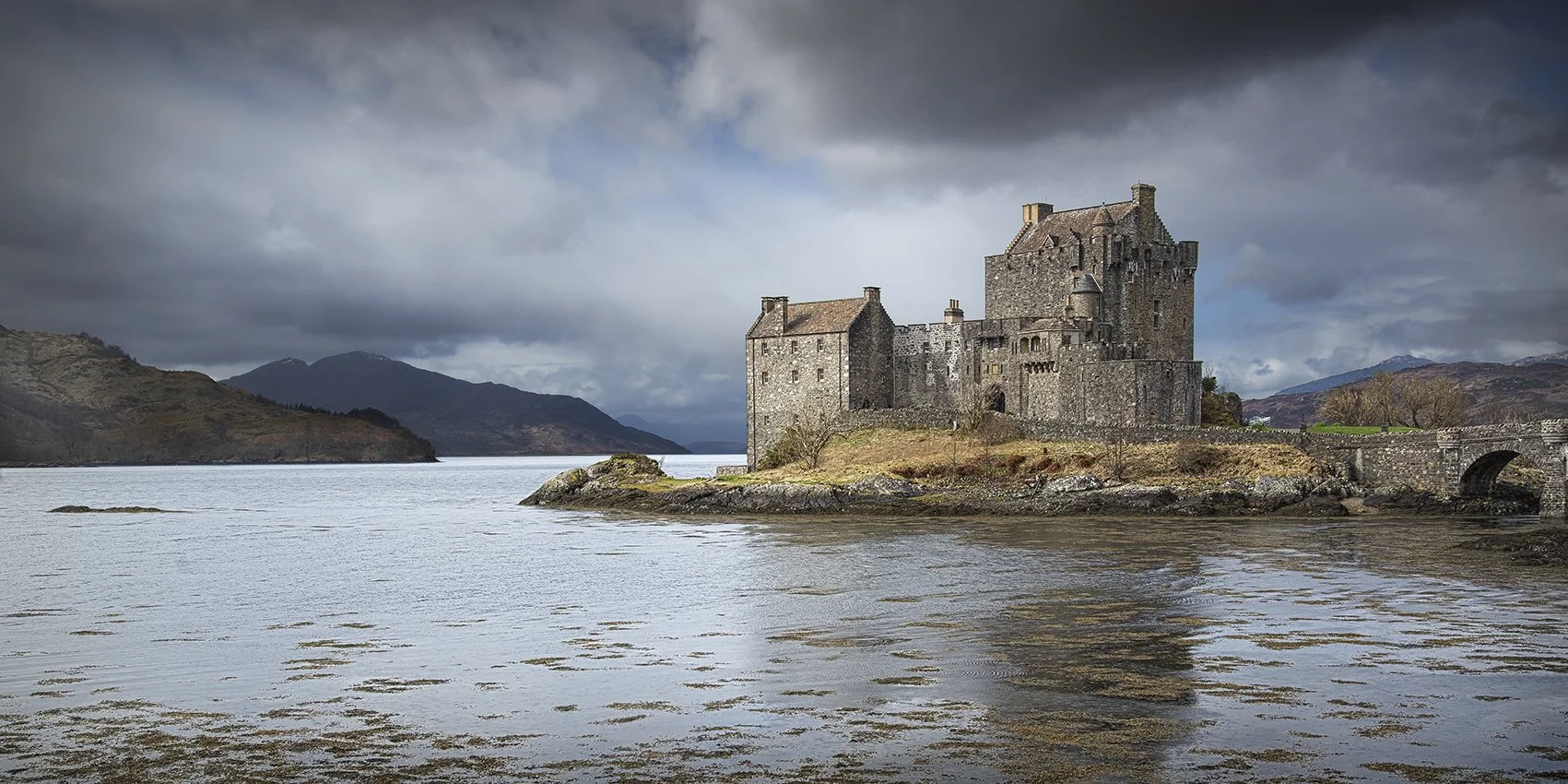 eilean_donan_castle_900x450mm_small_jpg.jpg