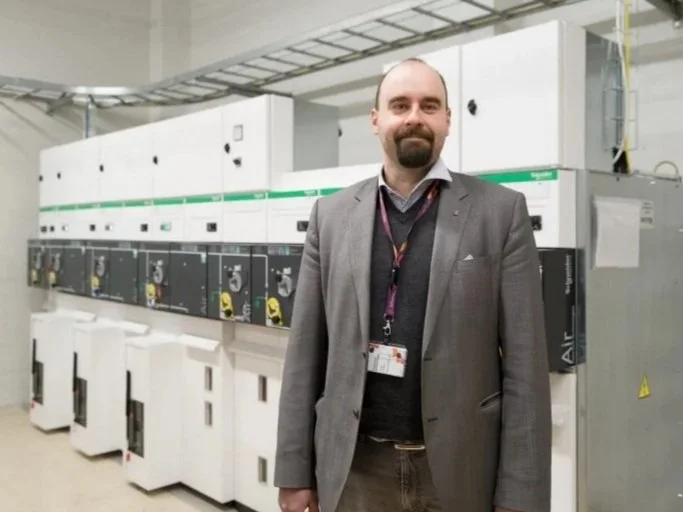 Tampereen Aikuiskoulutuskeskus opiskelijatarina sähkökoulutuksesta.