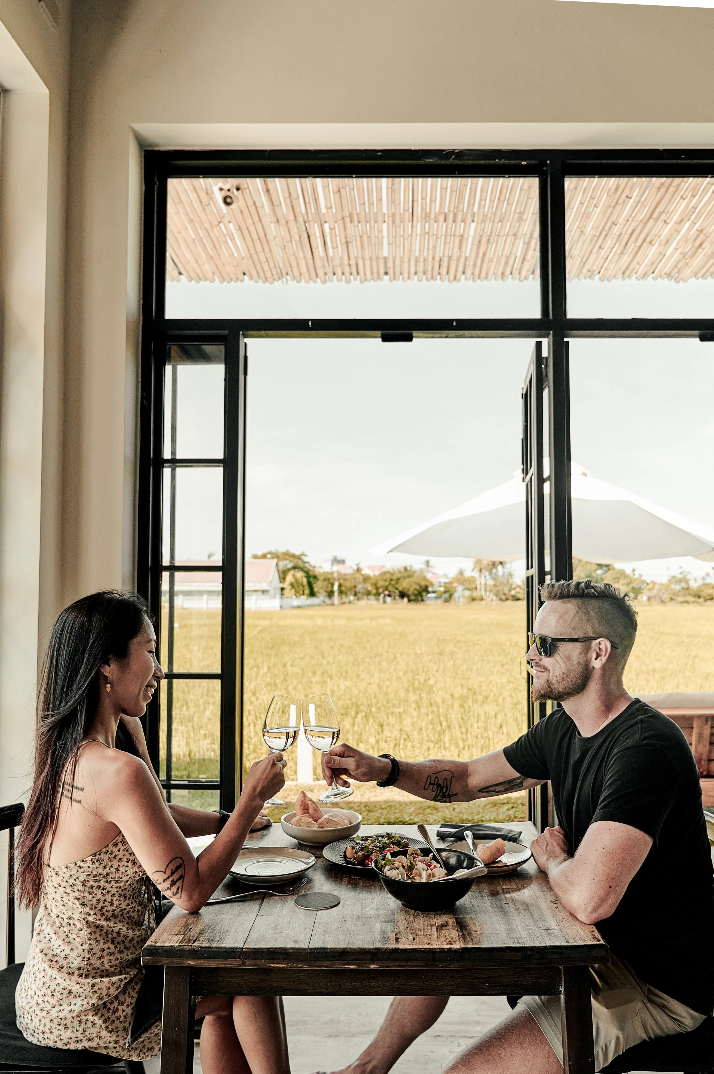 dining-table-rice-field-views-hoi-an.jpg