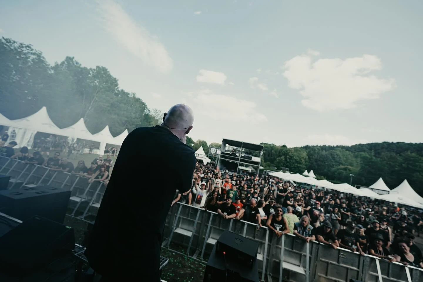 Live @krawall_o_rock 09.08.2025. What a great festival!

📸: @krawall_o_rock 

Next show: 23.08. @rockdievillage

Pre-order/pre-save TRAVAILS: Link in the bio.

#festival #metal #ontheroad #tour #rock #modernmetal