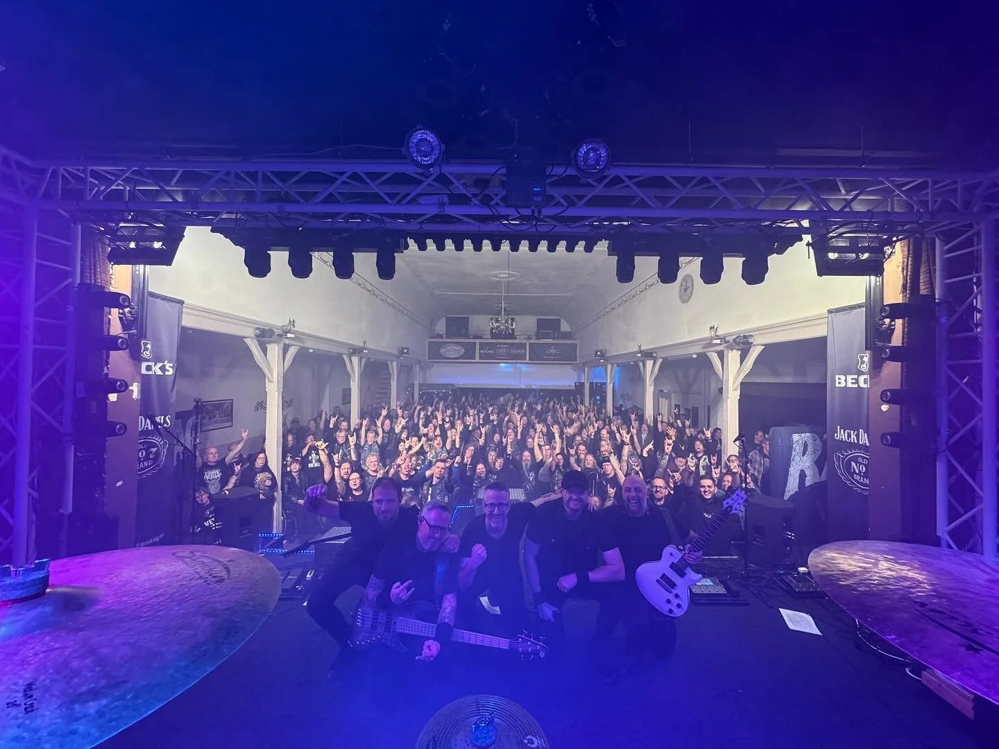 Hademarscher Hof, das war gestern ganz gro&szlig;es Kino. Wir sind sprachlos. Bei euch ist es immer wieder geil!

VIELEN DANK!

Next show: @kulturwerk_herford 

ACHTUNG: Die Show f&auml;ngt fr&uuml;h an! STAGETIME: 17 Uhr 

#metal #tour #ontheroad #l