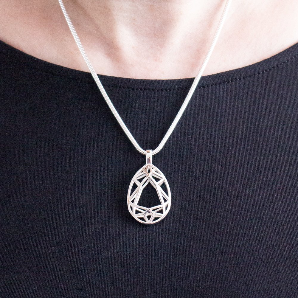 VictoriaAndBenedikt_Pendant_C01-01S R1.jpg