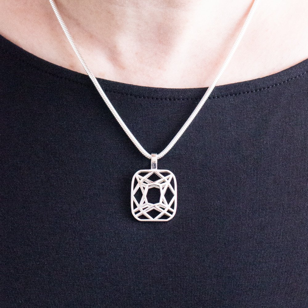 VictoriaAndBenedikt_Pendant_C01-04S R4.jpg