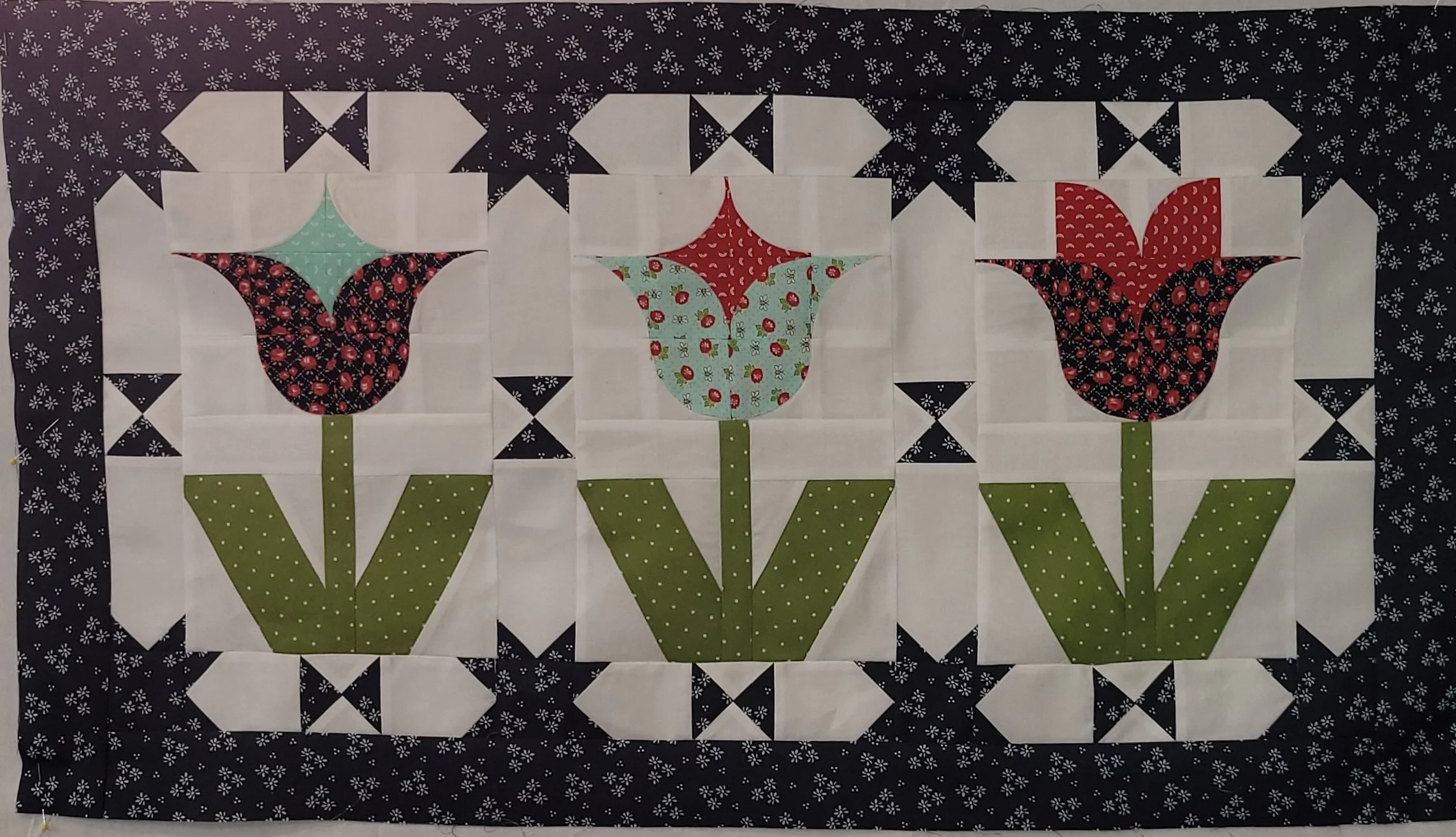 Tulip Table Runner.jpg