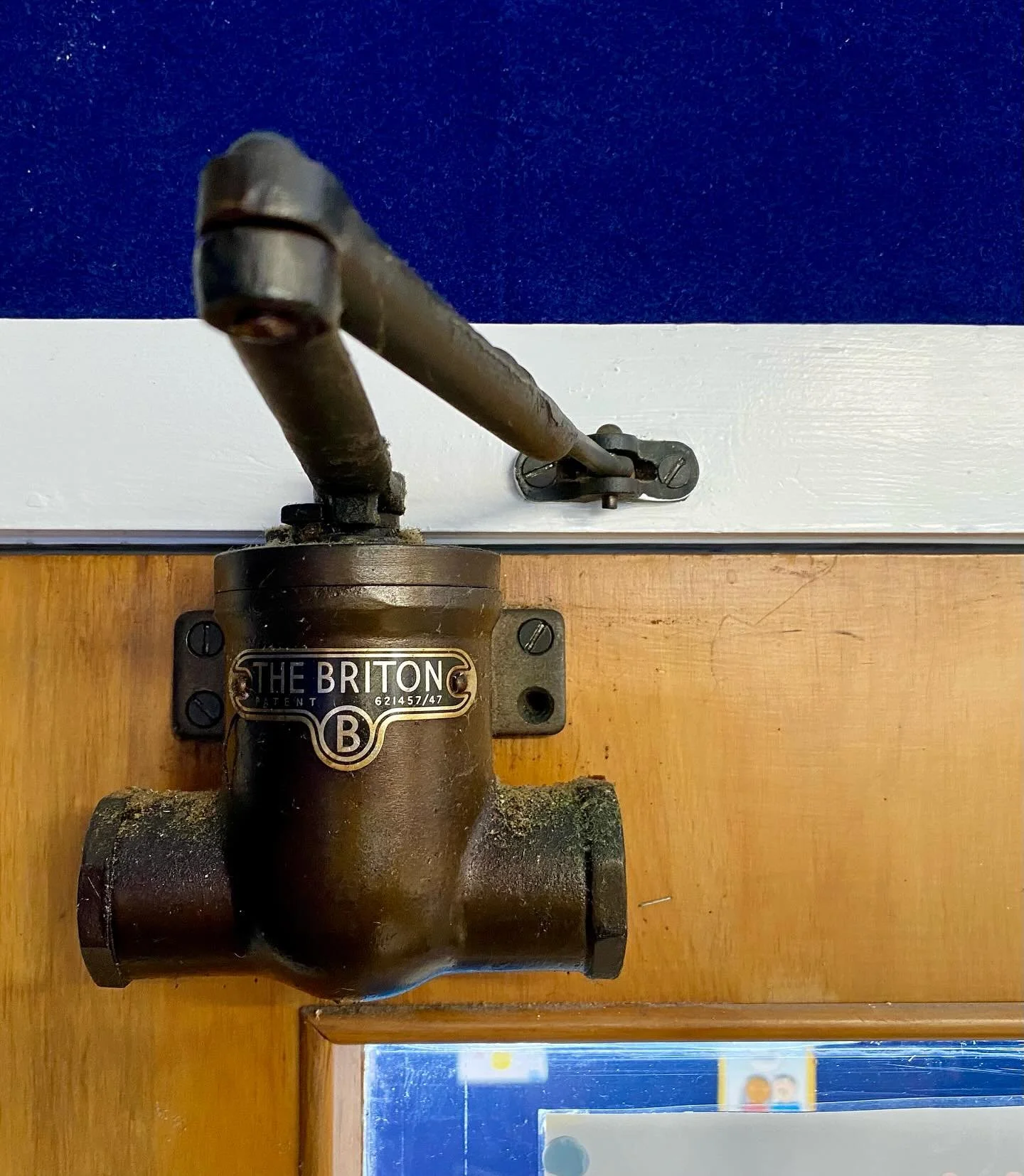 Same brand, different decade&hellip; having to retire this old school door closer today, here&rsquo;s to another 20+ years! 

#beachjoinery #doorrepair #doorcloser #northshore