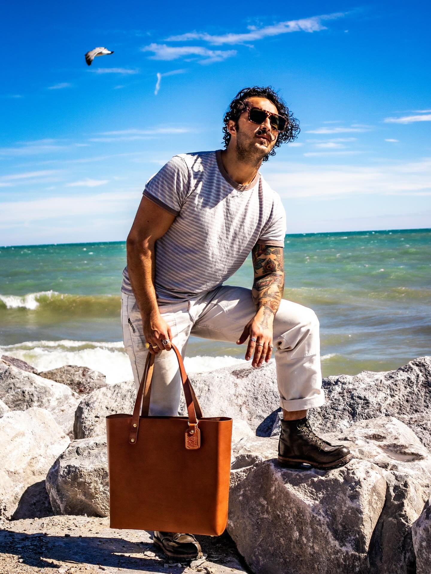 ||TOTE||
&bull;
Unmatched quality meets personal intention.
It&rsquo;s a quiet declaration. Every stitch, every grain speaks to a life lived with purpose. Functional, yes. But also deeply expressive.
For picnics that linger into golden hours, boat da