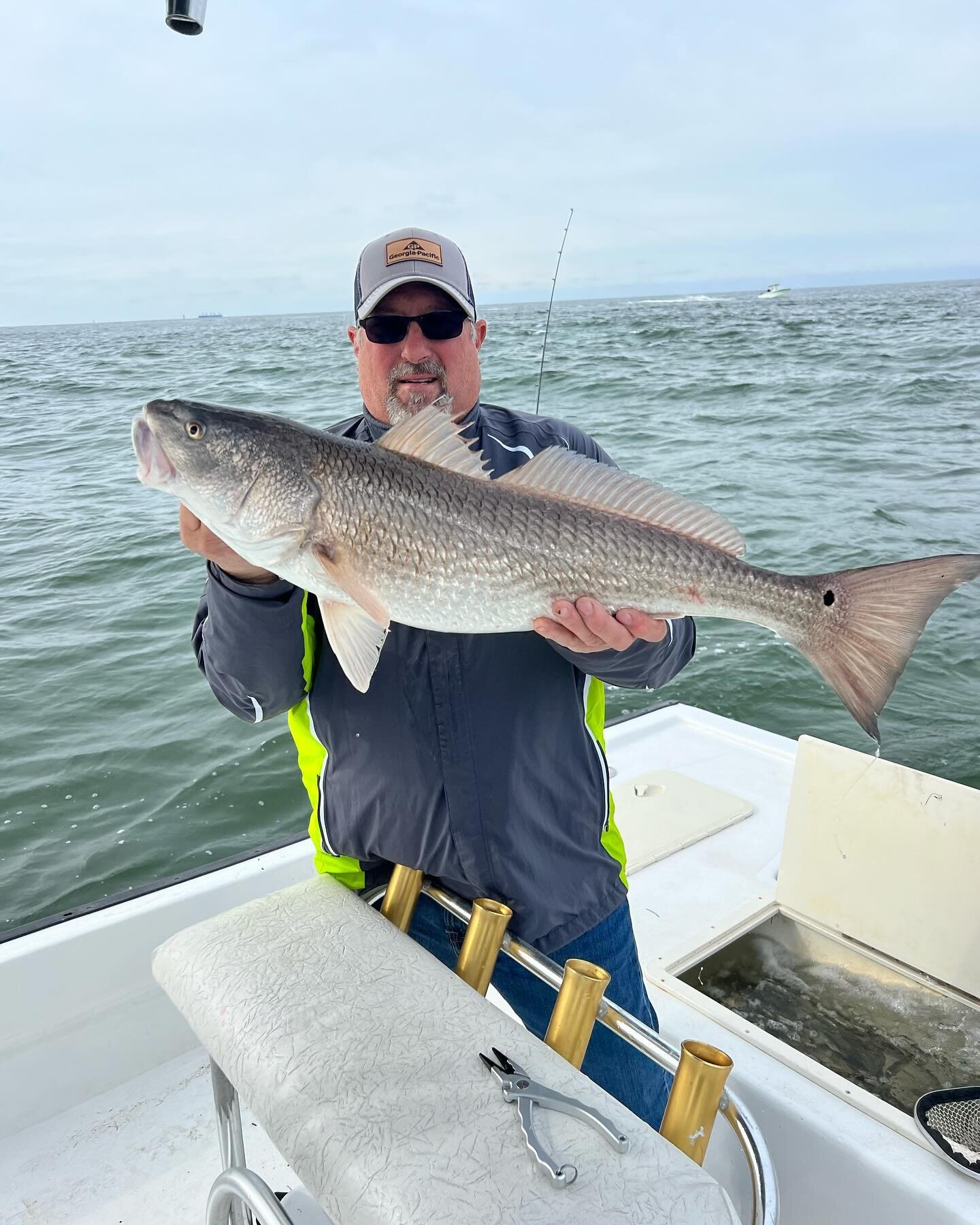 Short last min trip turned out to be a good one. We don&rsquo;t get to do this enough, but thanks for going dad I had a great time catching some giants with you!!!
.
.
.
.
.
Double C Charters
📞(850) 896-9038

#fishingguide #guided #fishpcb #familyfu