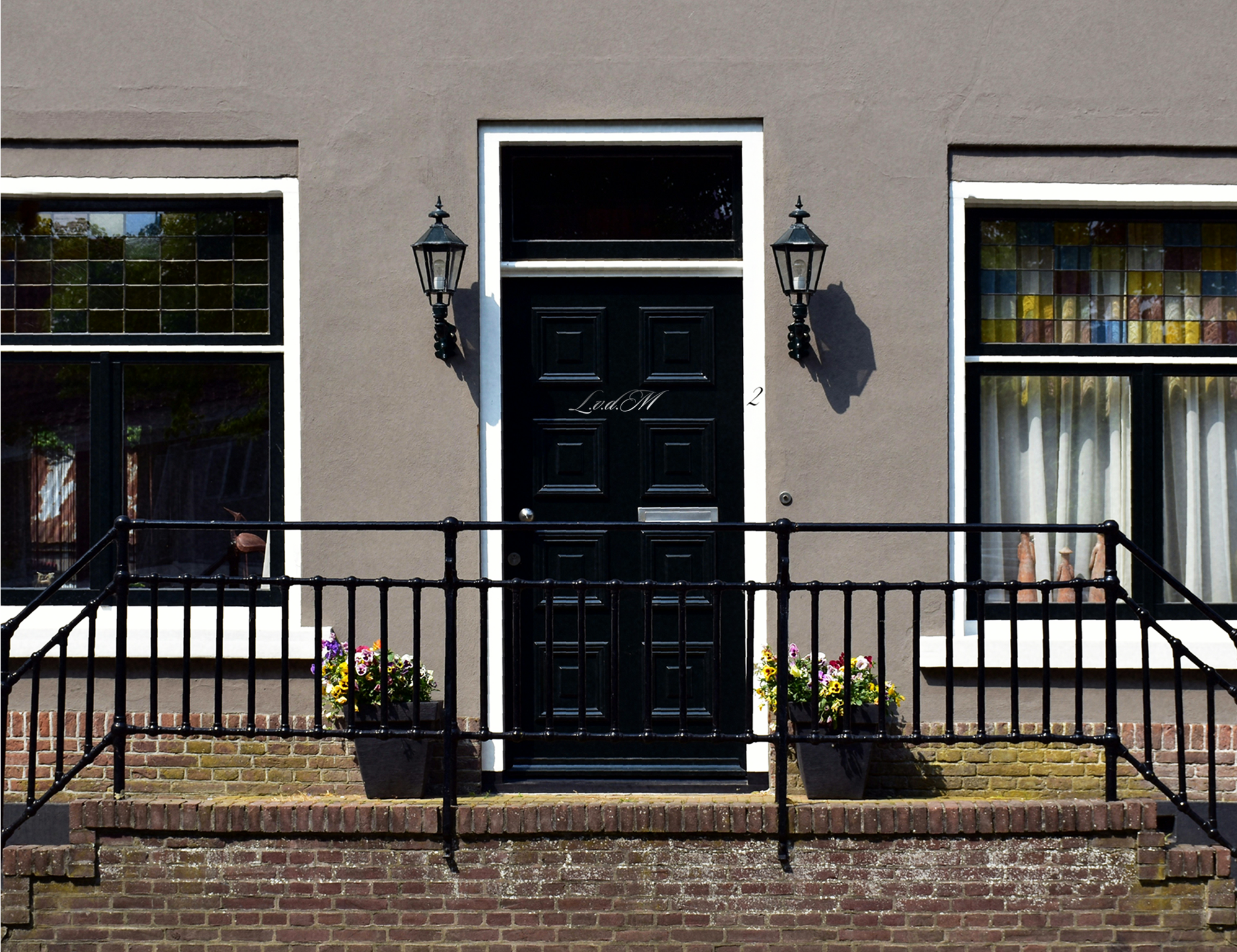 [05] Caption Here Description