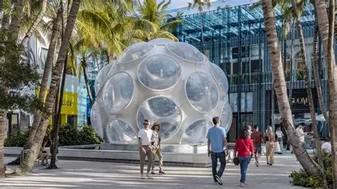 Miami Is Getting Much Richer. It’s Also Getting Smaller.