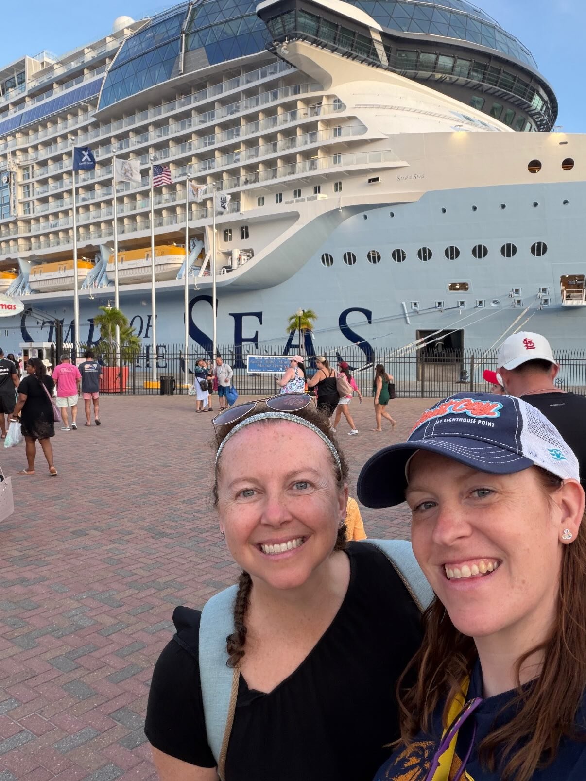 Our first time sailing on @royalcaribbean #StaroftheSeas turned into one of those trips we&rsquo;ll be talking about for years&mdash;amazing ports, poolside laughs, and a few secret shots with friends that may or may not make the blooper reel.

Come 