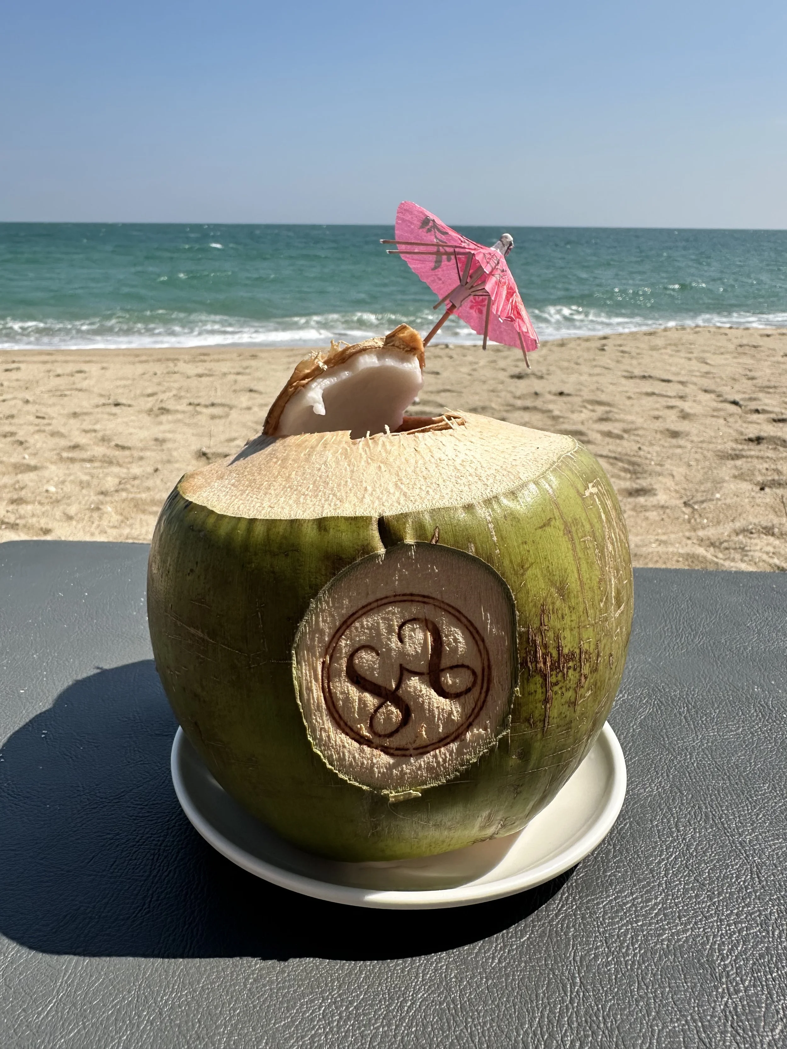 Fresh and simple coconut 💛
