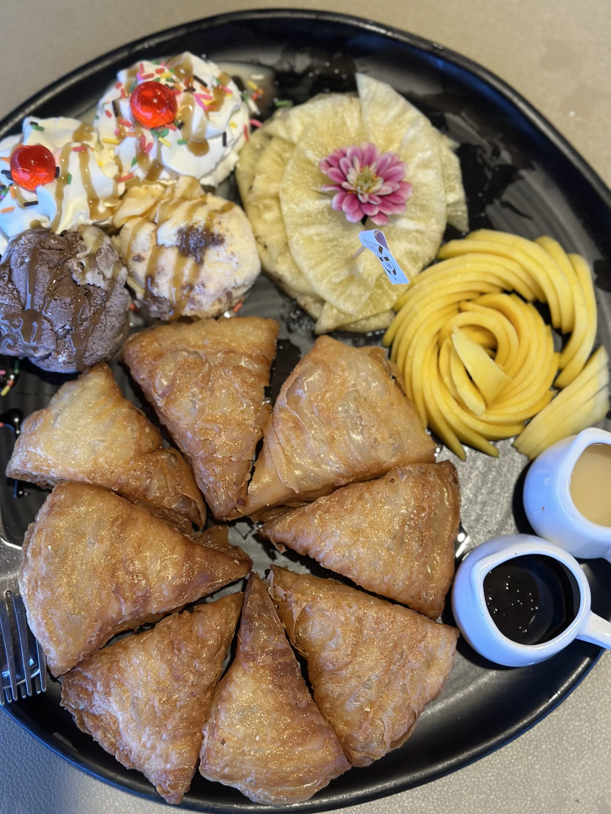 Roti - thai pancake with fruit. A popular dessert in Huay Yang. 