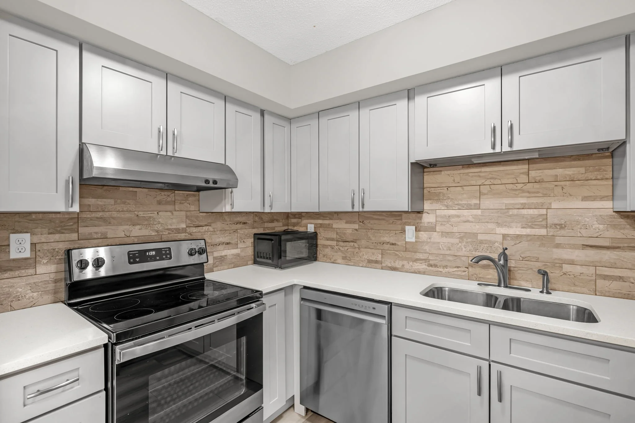 14-web-or-mls-100 Wafco Ln G-14.jpg