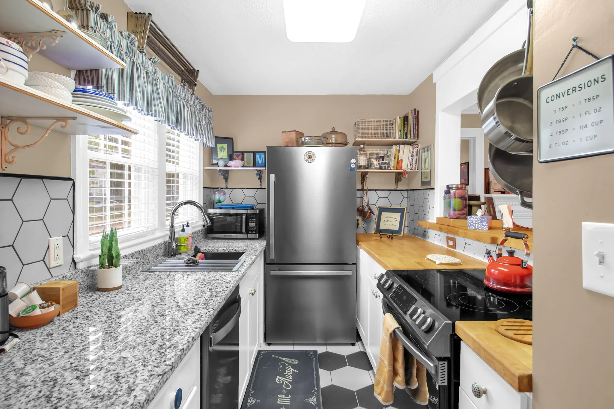 46-web-or-mls-903 W Wendover Ave-15.jpg