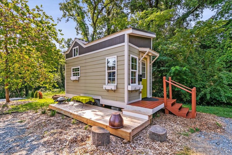 Urban Birdhouse Tiny Home ADU rental in Greensboro NC
