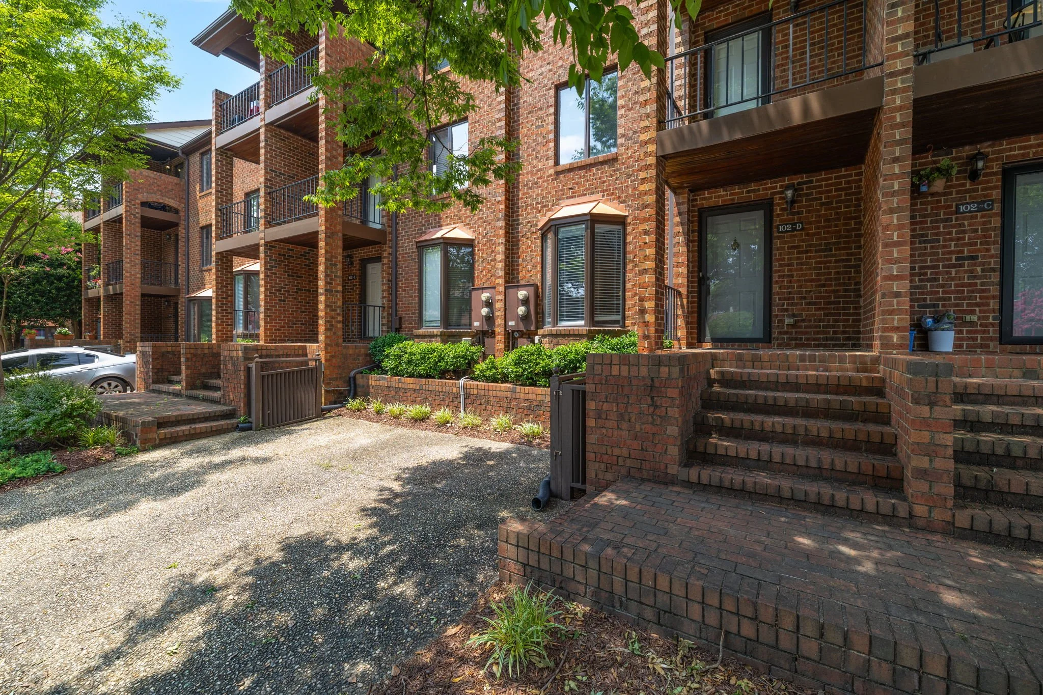 2-web-or-mls-Front Porch-2.jpg