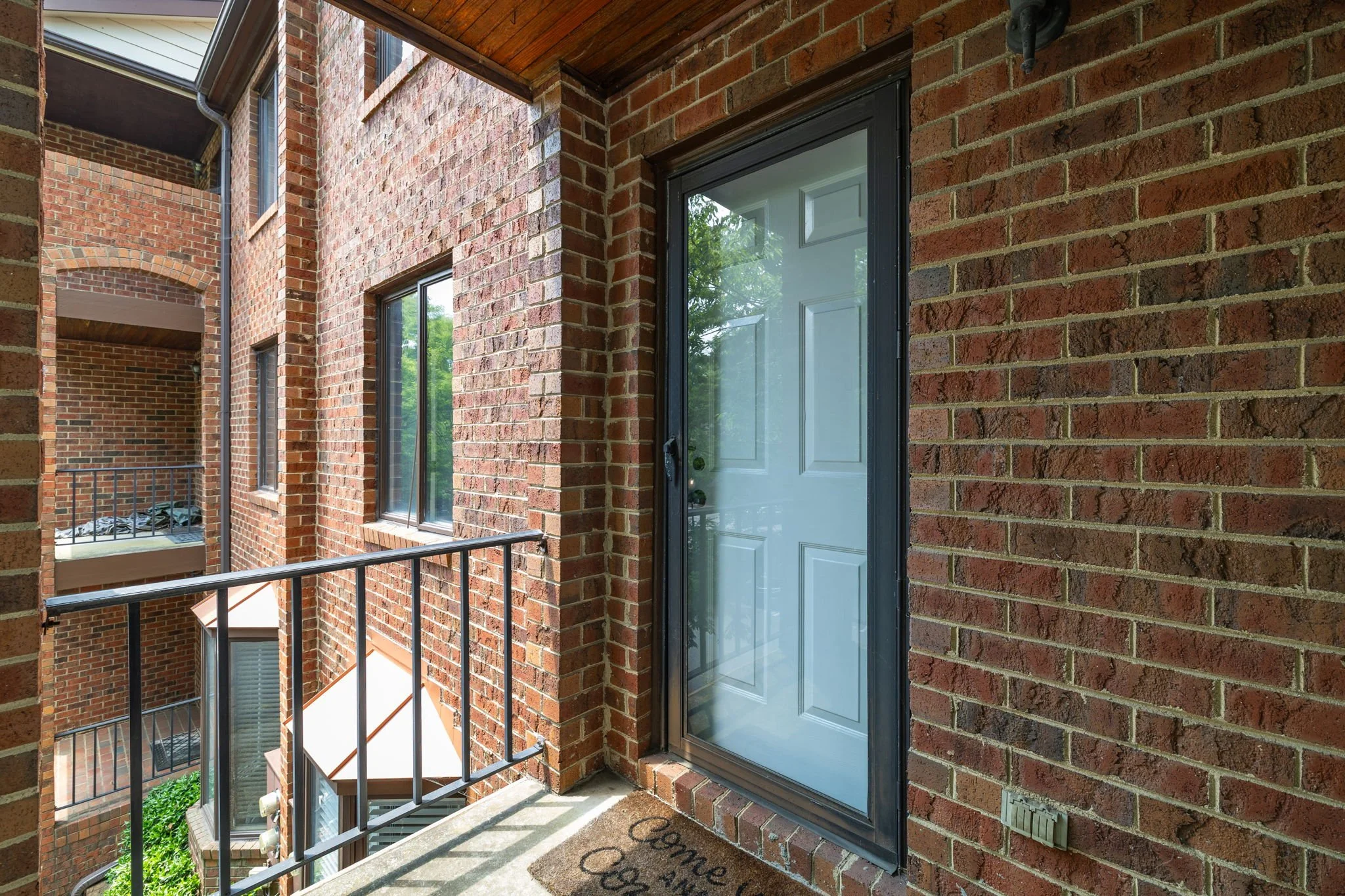 13-web-or-mls-Front Porch-13.jpg