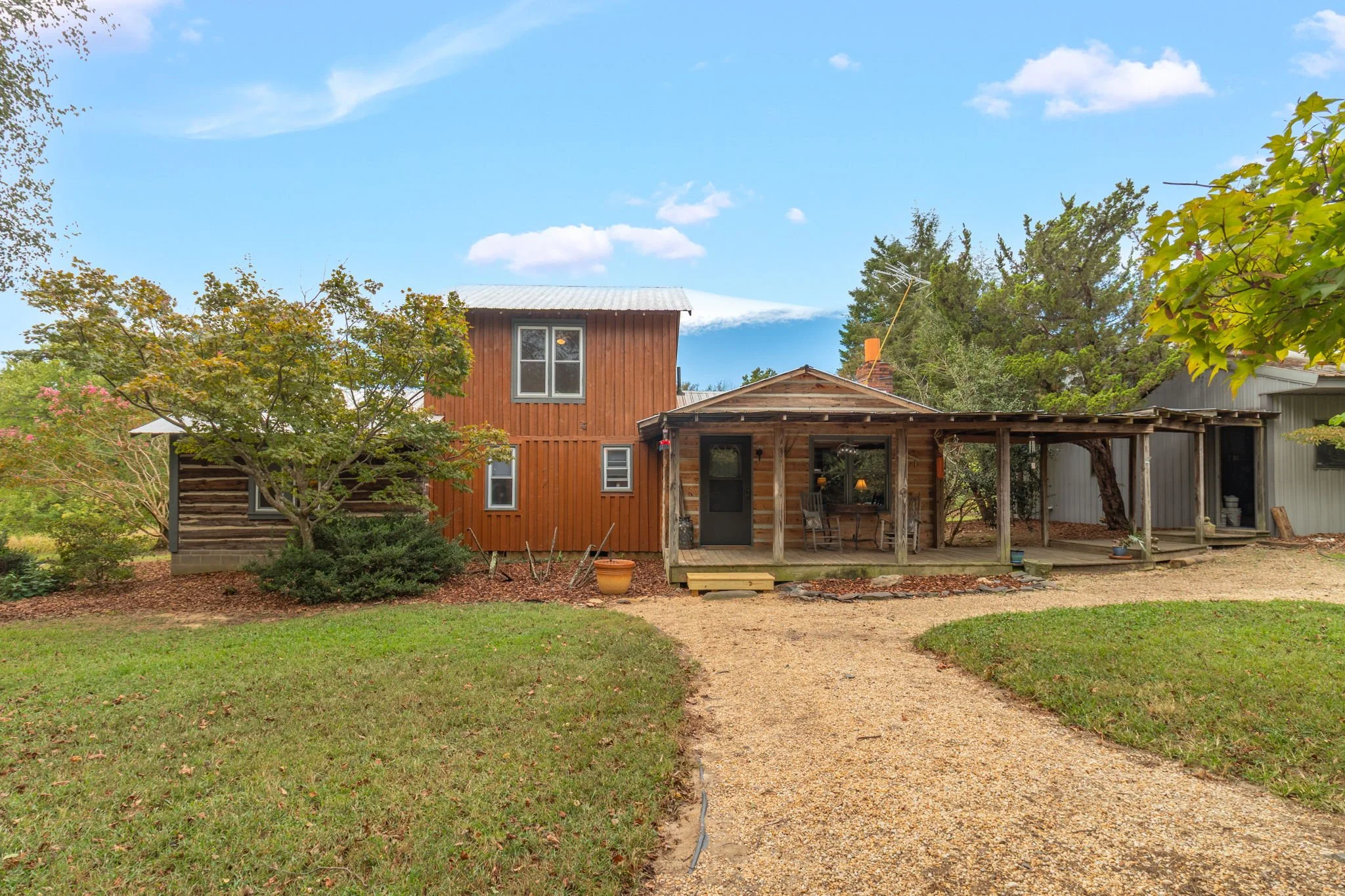 1-web-or-mls-8212 Brann Rd-1.jpg