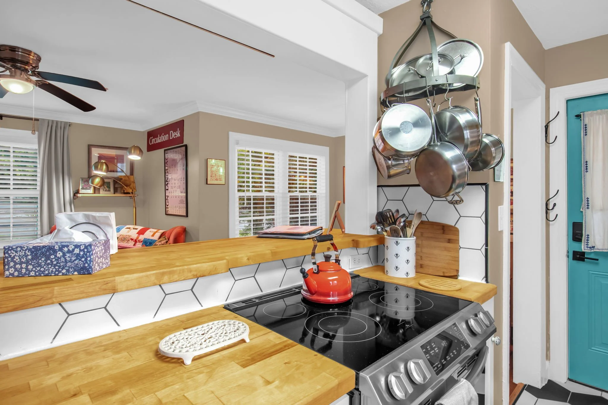49-web-or-mls-903 W Wendover Ave-18.jpg