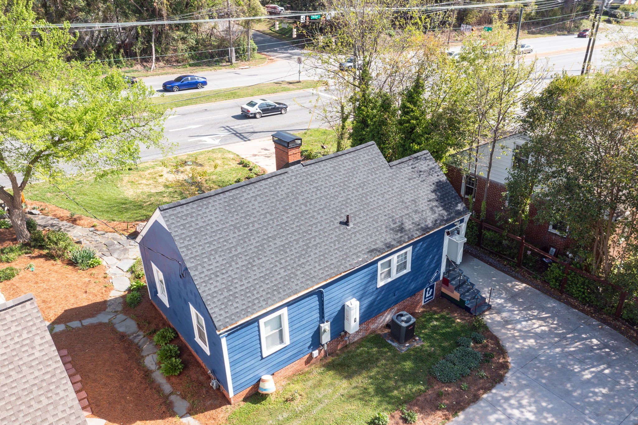 24-web-or-mls-903 W Wendover Ave-24 (2).jpg