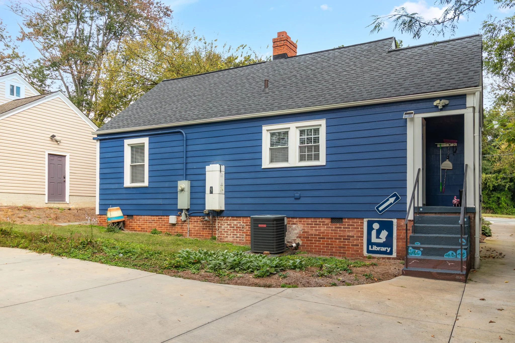 58-web-or-mls-903 W Wendover Ave-27.jpg