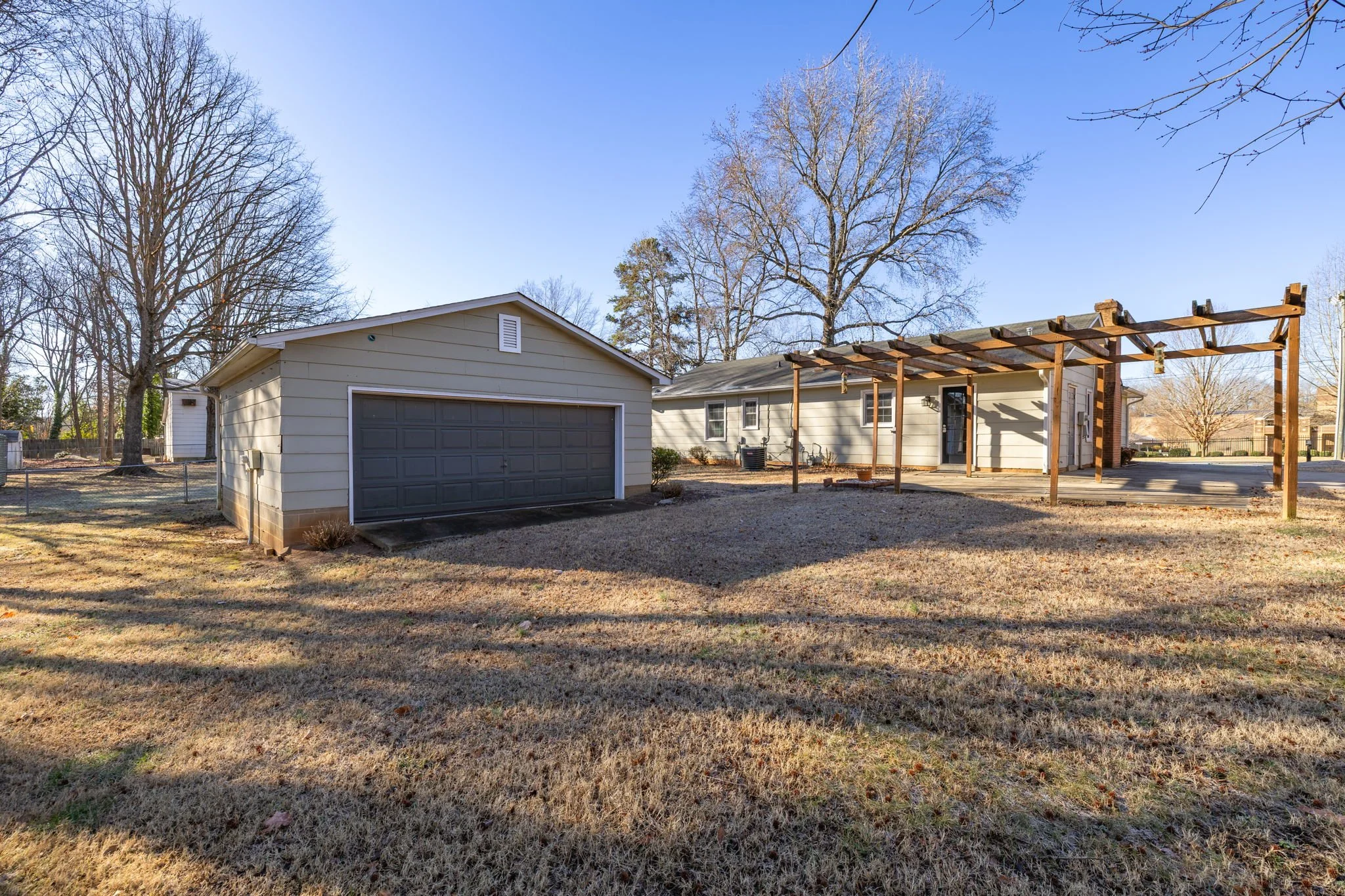 28-web-or-mls-5218 Lawndale Dr-28.jpg