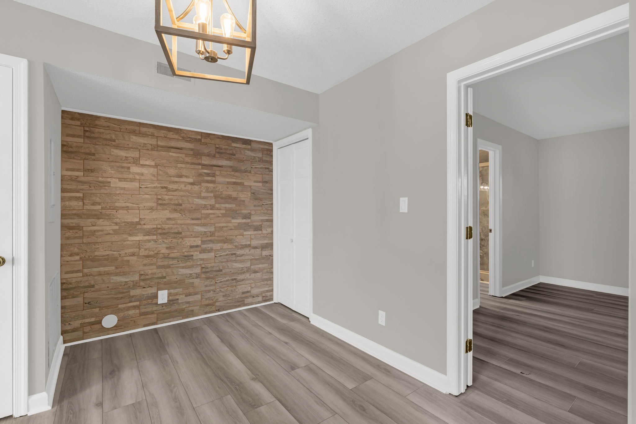 12-web-or-mls-100 Wafco Ln G-12.jpg