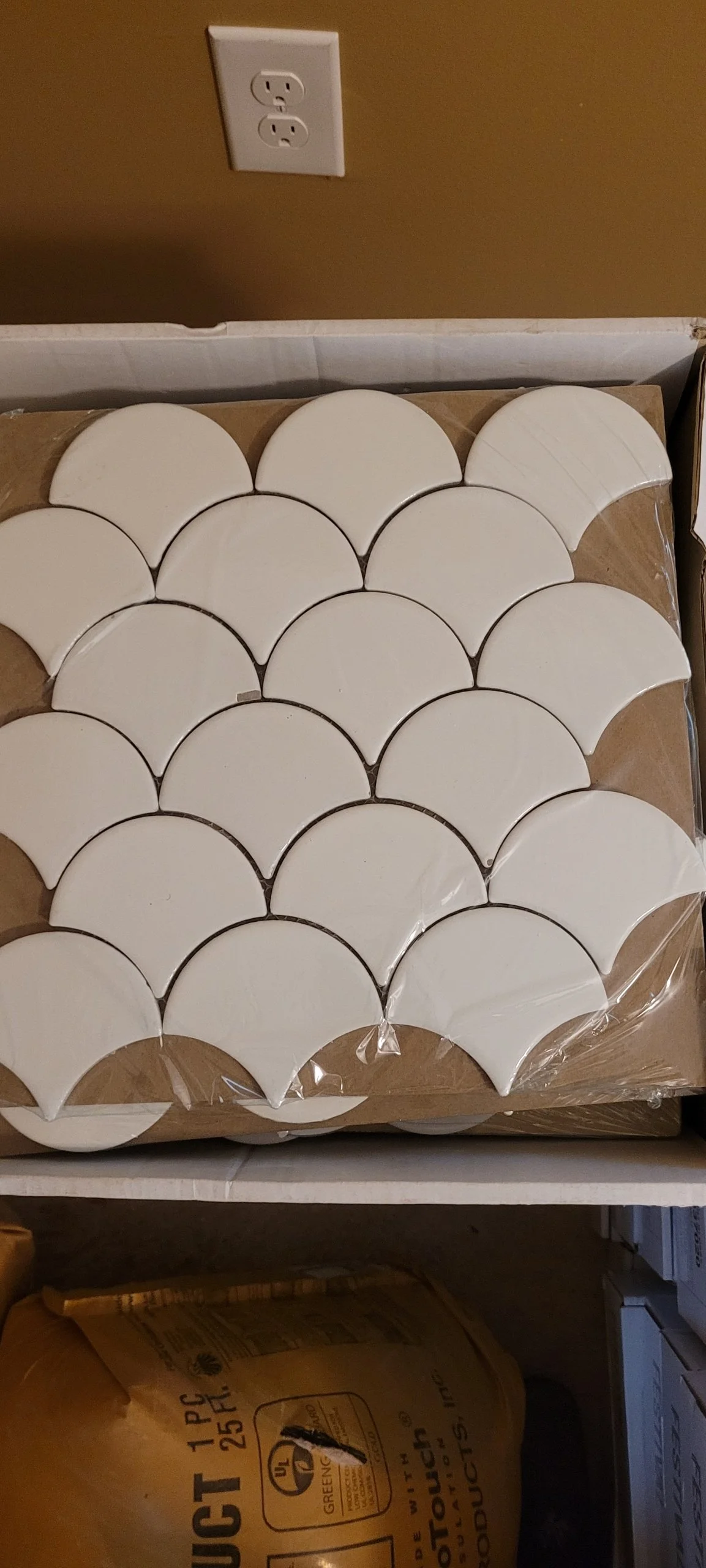 Backsplash tile for kitchen