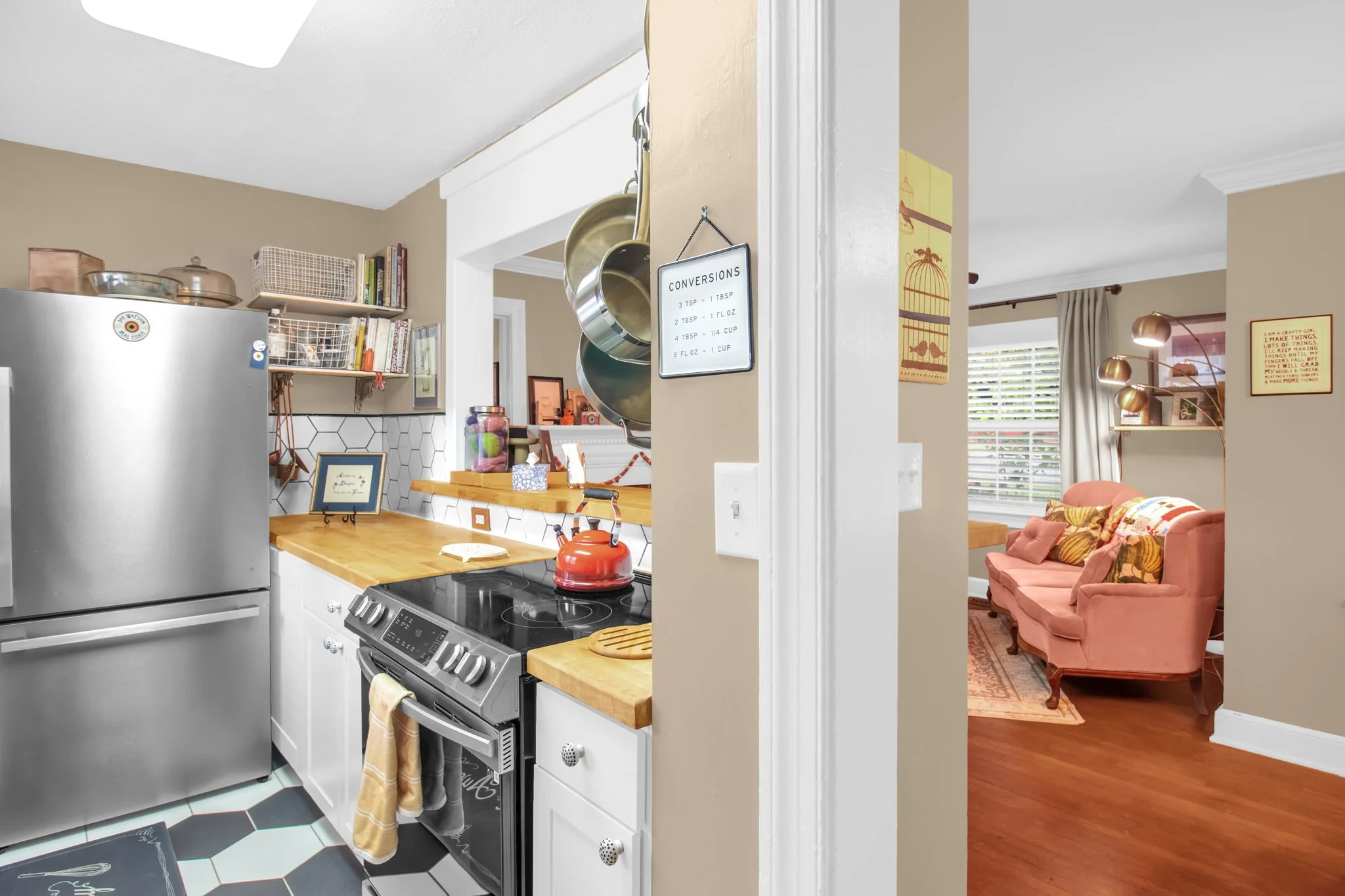 47-web-or-mls-903 W Wendover Ave-16.jpg