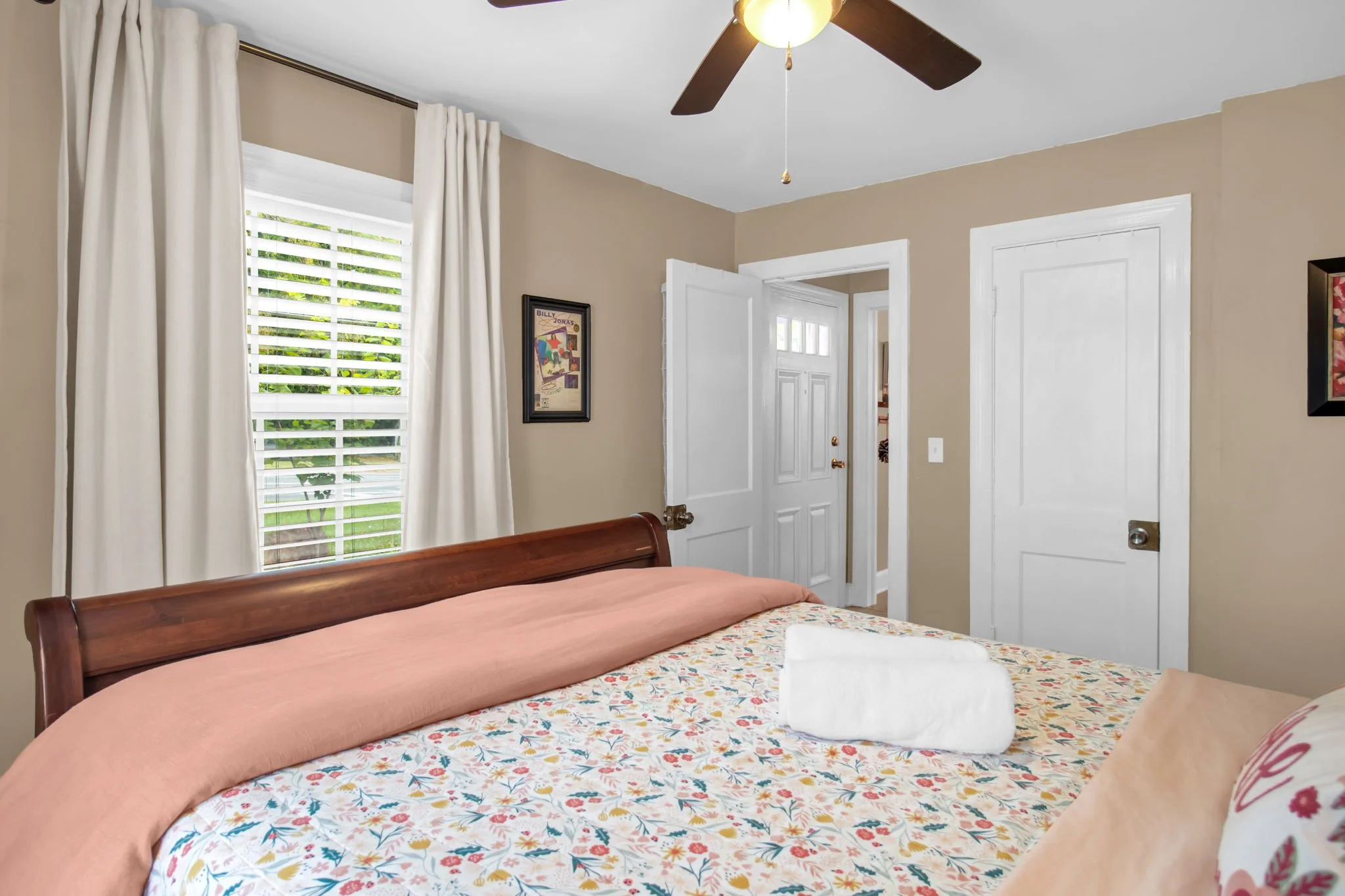 57-web-or-mls-903 W Wendover Ave-26.jpg