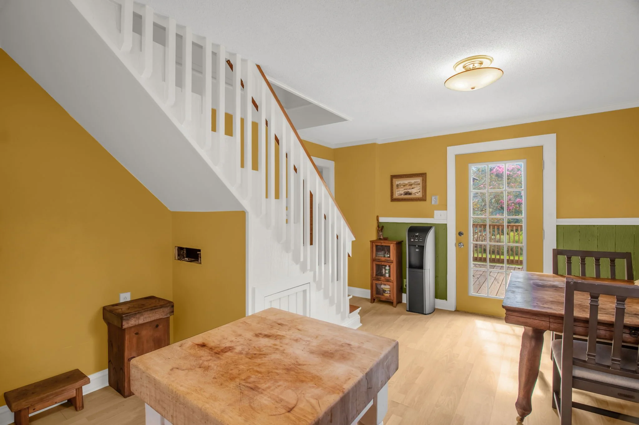 12-web-or-mls-8212 Brann Rd-12.jpg