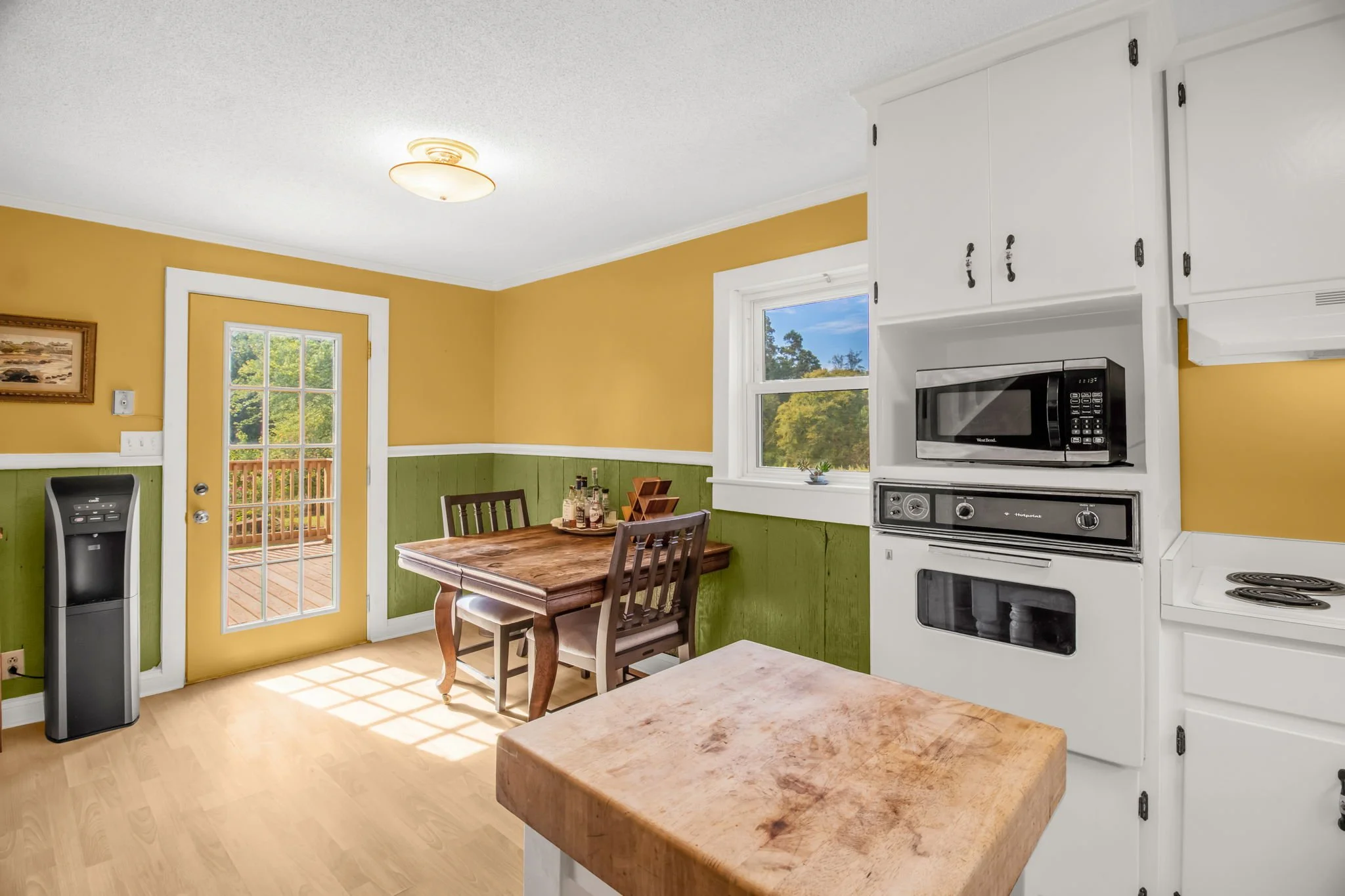 13-web-or-mls-8212 Brann Rd-13.jpg