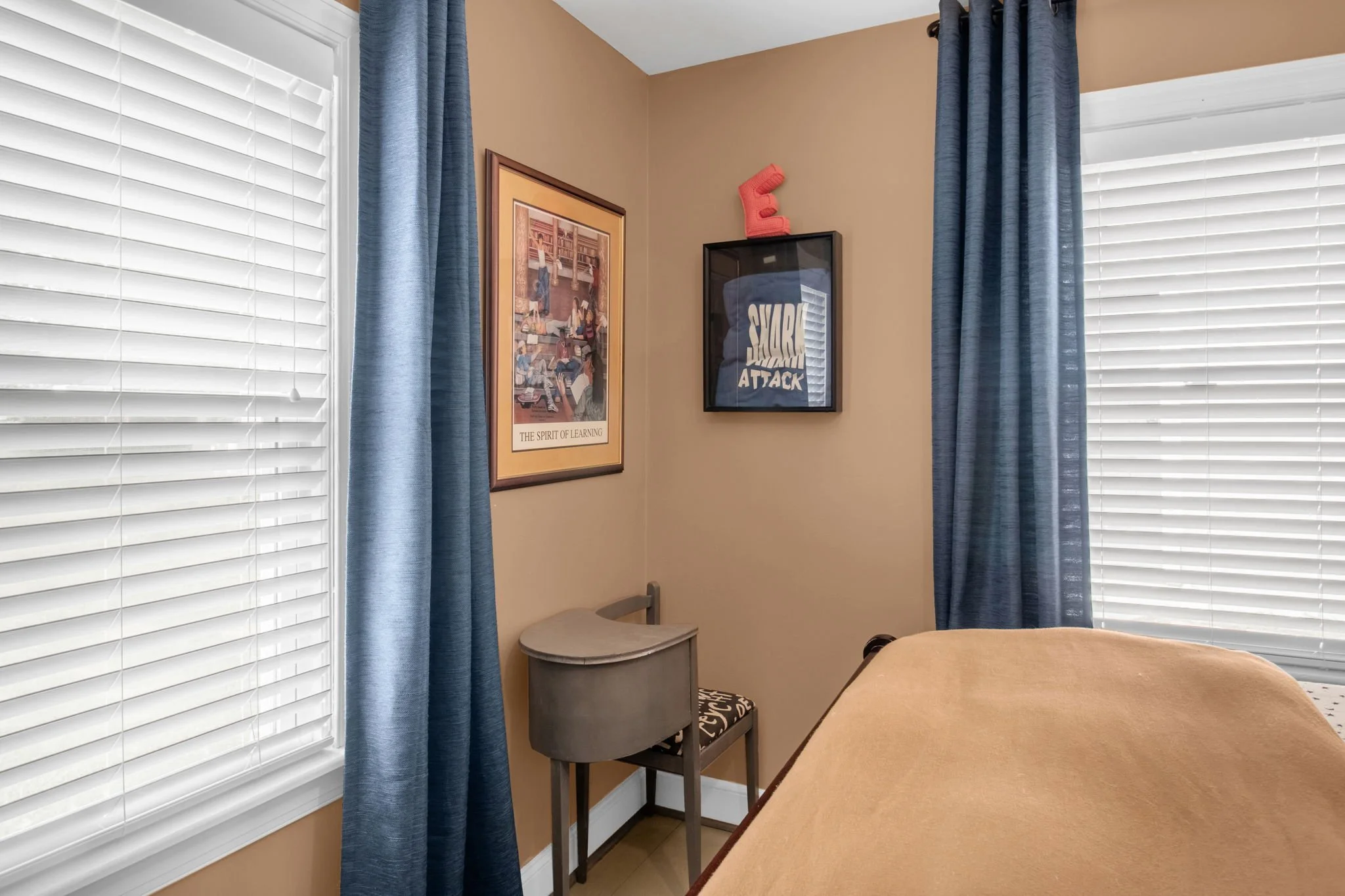16-web-or-mls-903 W Wendover Ave-16 (2).jpg