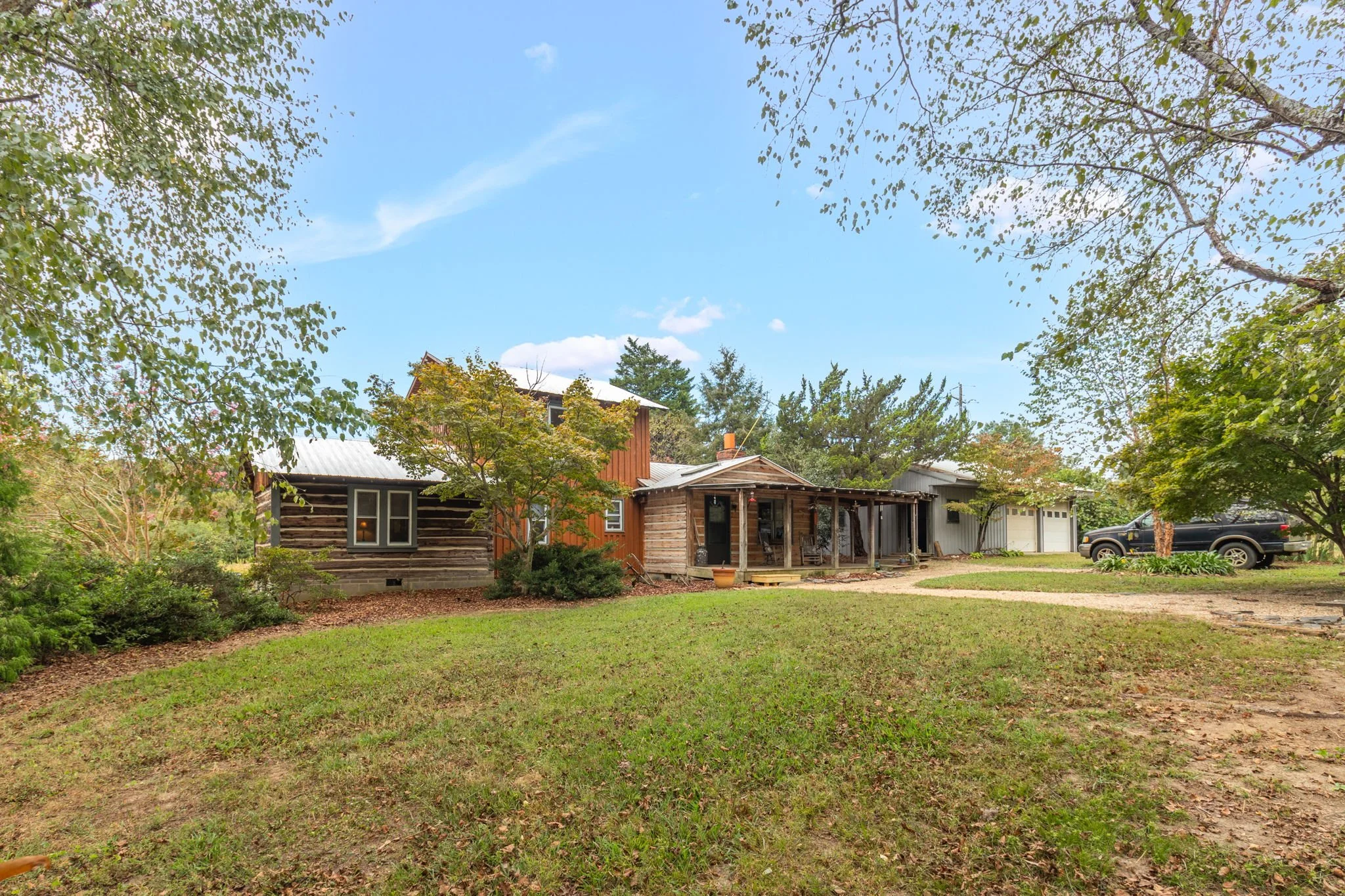 3-web-or-mls-8212 Brann Rd-3.jpg