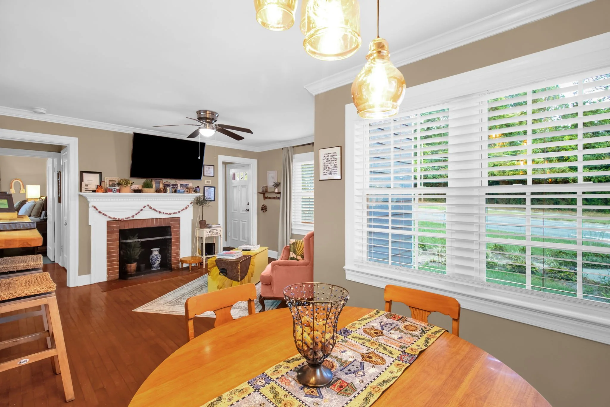 45-web-or-mls-903 W Wendover Ave-14.jpg