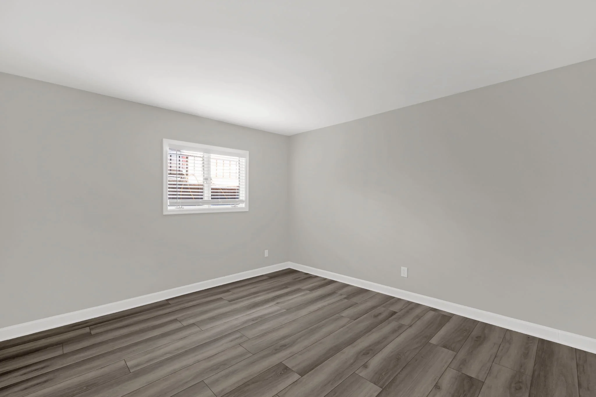 18-web-or-mls-100 Wafco Ln G-18.jpg