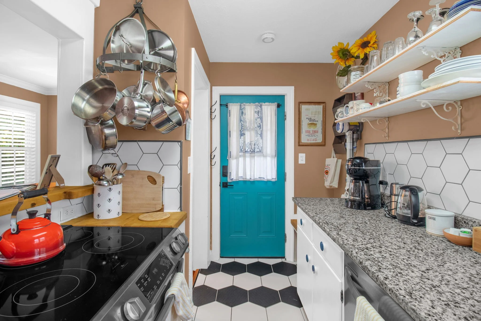 8-web-or-mls-903 W Wendover Ave-8 (2).jpg