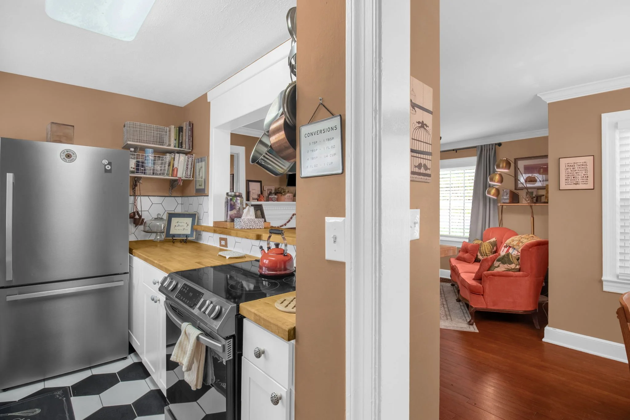 5-web-or-mls-903 W Wendover Ave-5 (2).jpg