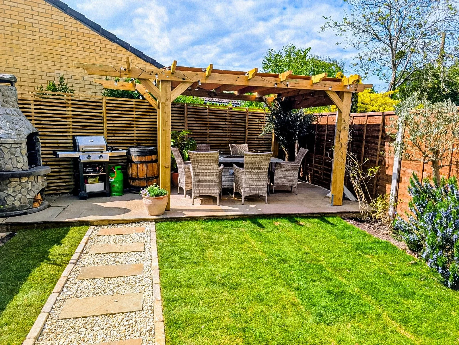 Surrey Acres Ltd - Medium Pergola.jpeg