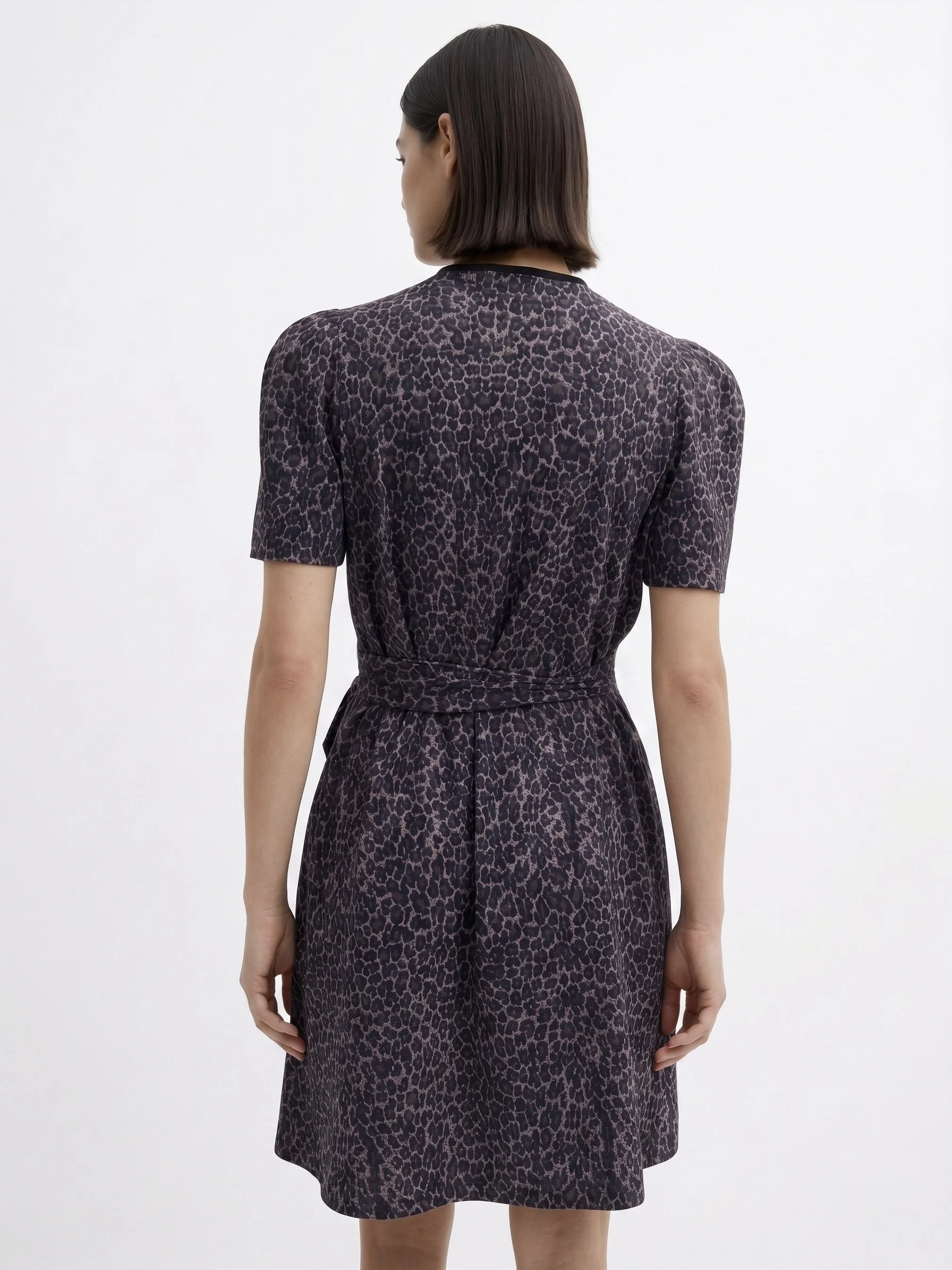 Hinten Leo Wickelkleid - Angelika Kauffmann.jpeg