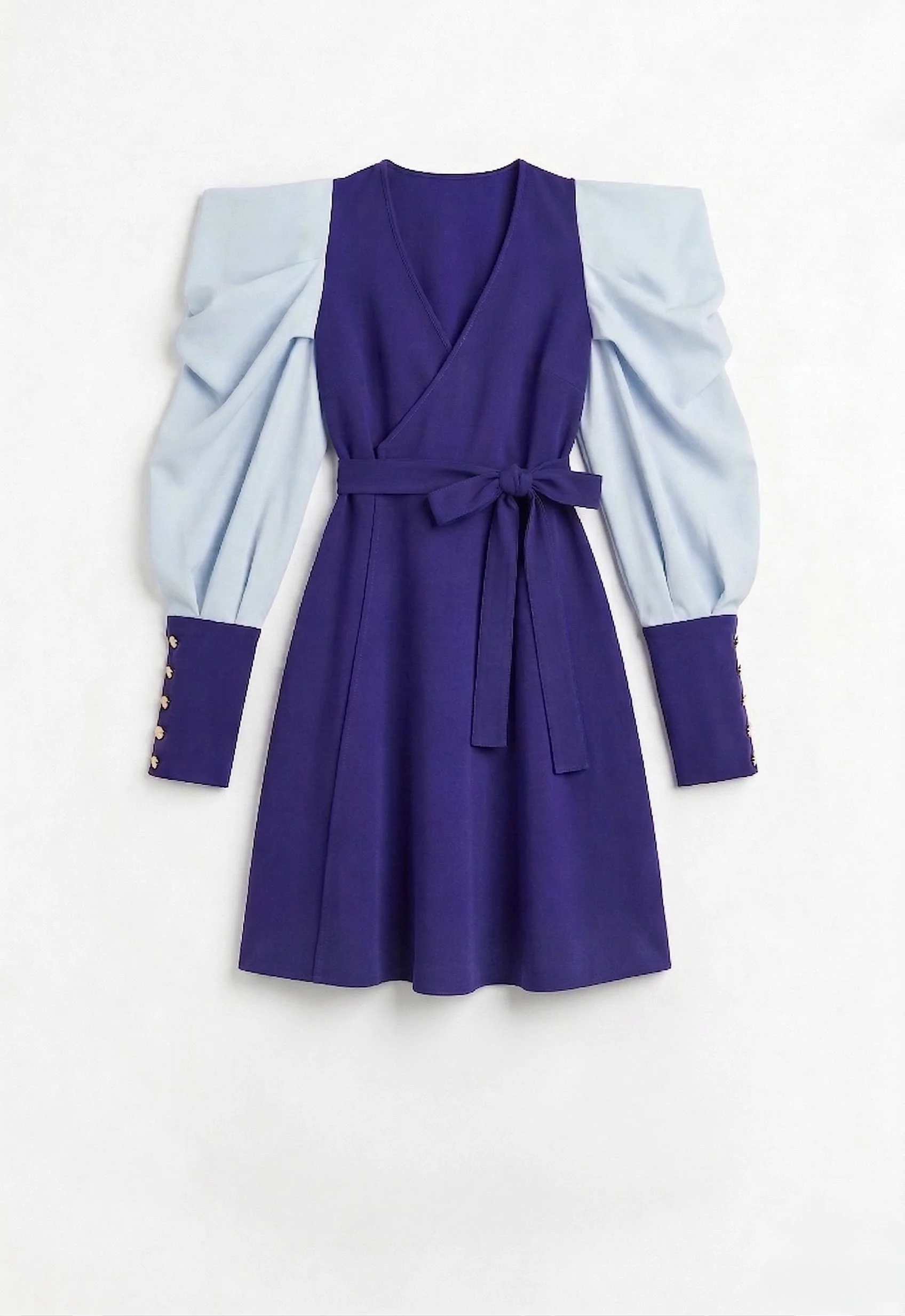 liegend blaue wickelkleid mit puffärmel angelika kauffmann.jpeg