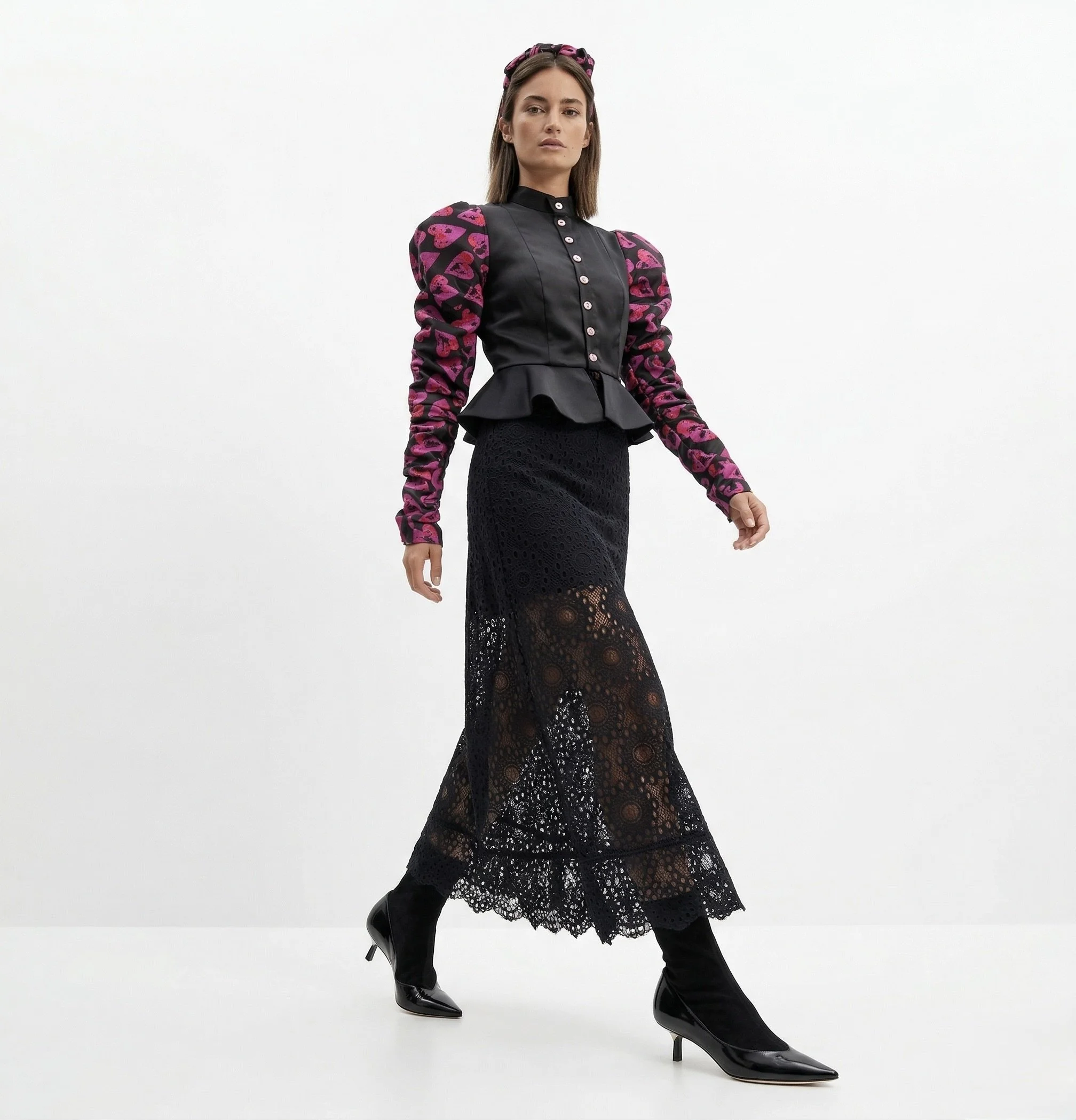 schwarze bluse mit herzärmel angelika kauffmann.jpeg