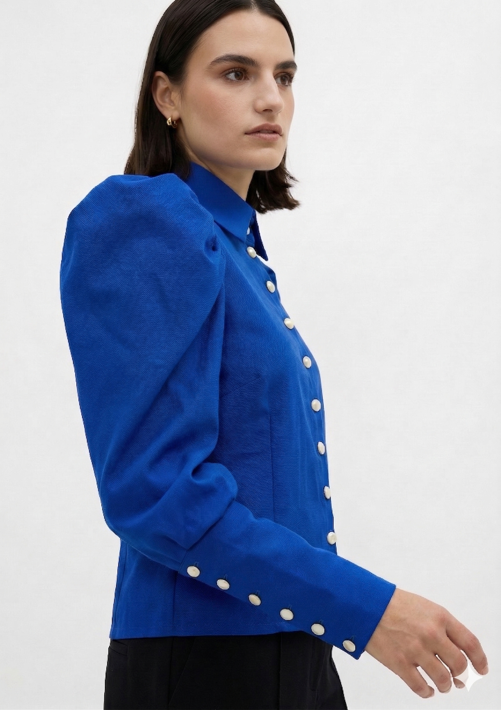 seitlich blaue bluse otte angelika kauffmann.png