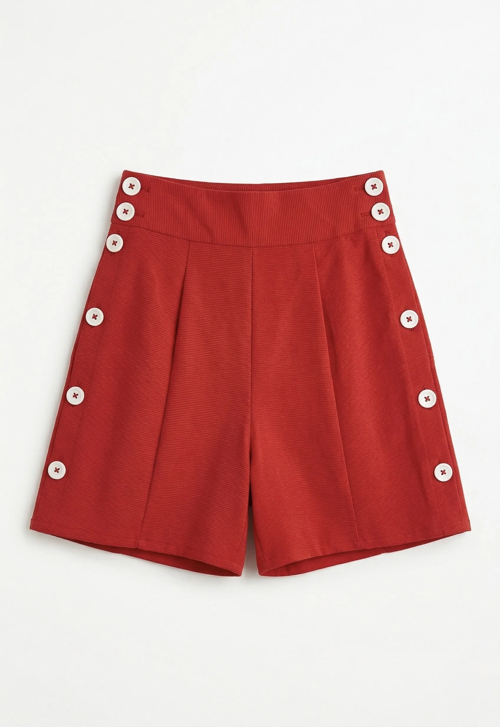 liegend hose rot kurz angelika kauffmann.jpeg