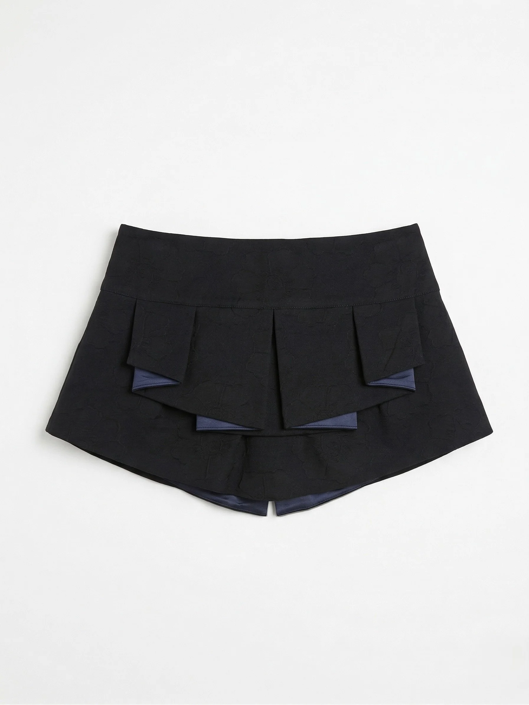 hinten schößchen schwarz angelika kauffmann.jpeg